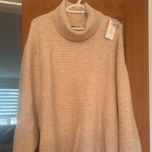 NWT oversized Denver Hayes sweater